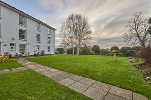 Communal Gardens- click for photo gallery